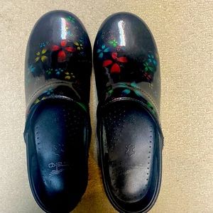 Size 38 Dansko shoes